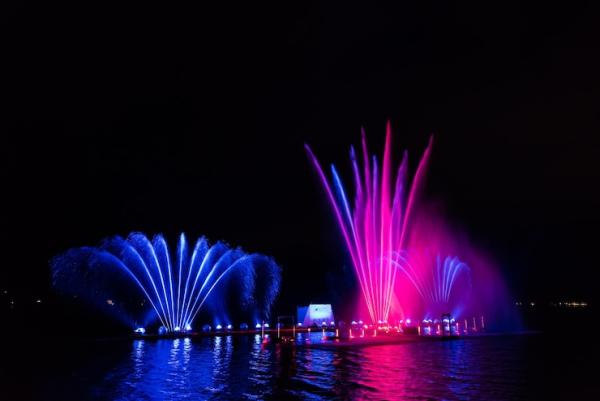 sortie à STRASBOURG, Bas Rhin. SPECTACLE DE FONTAINES DANSANTES Sortir à STRASBOURG(Bas Rhin). STRASBOURG.