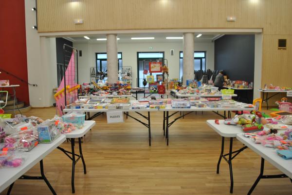 sortie à LUCON, Vendée. BOURSE AUX JOUETS Sortir à LUCON(Vendée). LUCON.