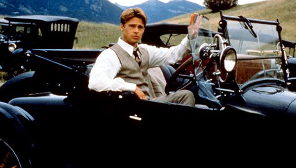 sortie à LYON, Rhône. ET AU MILIEU COULE UNE RIVIÈRE PRÉSENTÉ PAR MAELLE Sortir à LYON(Rhône). LYON.