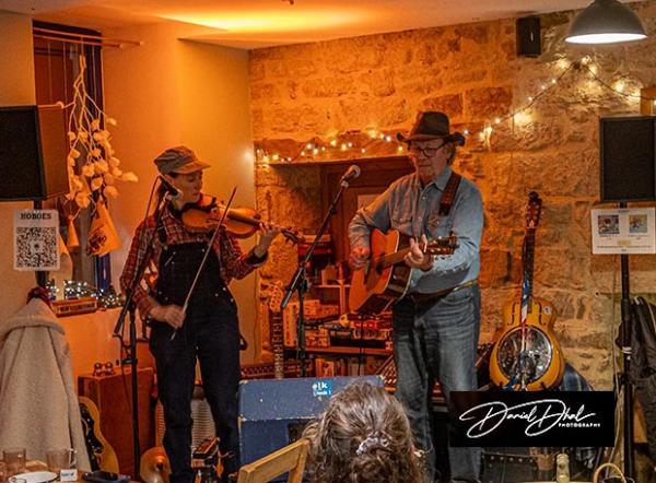 Sortir &agrave; HOUSSAY(Mayenne). HOUSSAY.